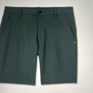 Vuori Meta Short size 30 dark oregano